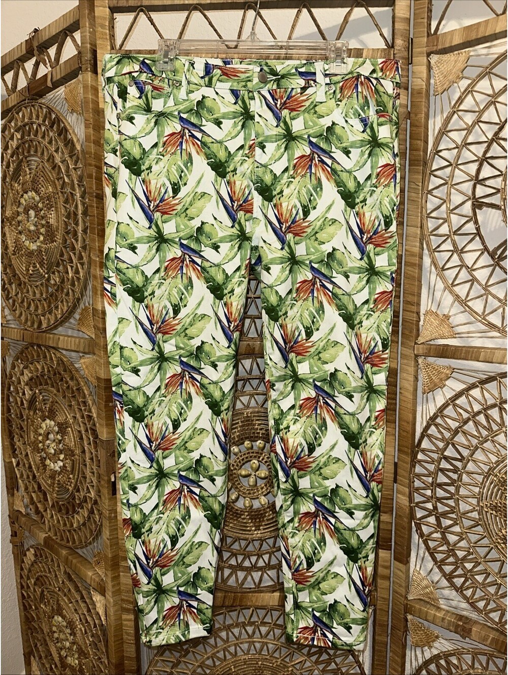 Truth + Theory Size 16 Tropical Print Ankle Pants White Bird of Paradise Cruise
